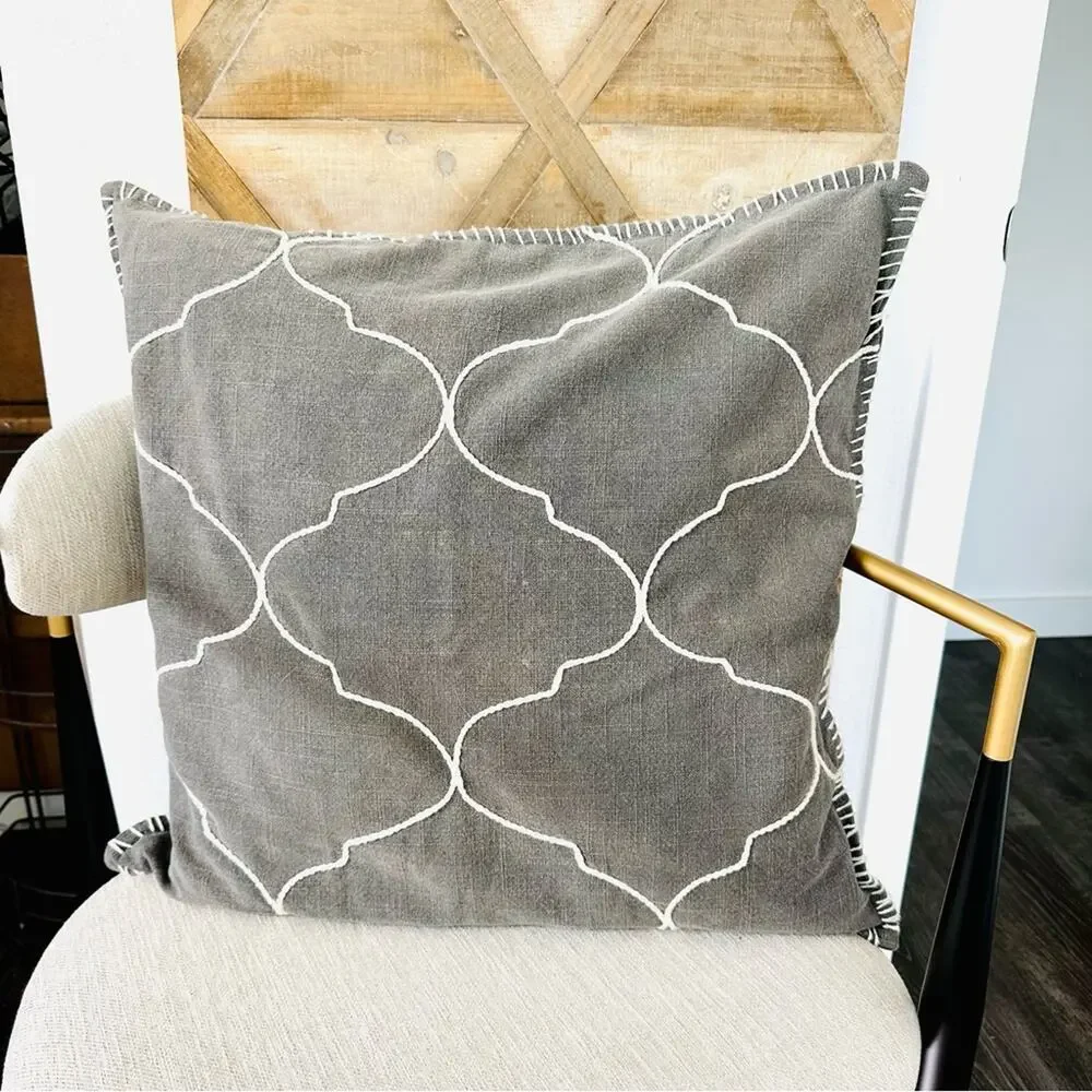 POTTERY BARN Charcoal Grey Soft White Textured Pillow Case Sham 22